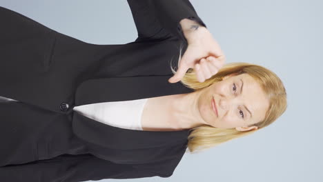Vertical-video-of-Negative-business-woman.